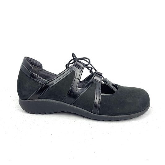 [Naot- Timu], [Flats], [Yaleet], [Plum Bottom].