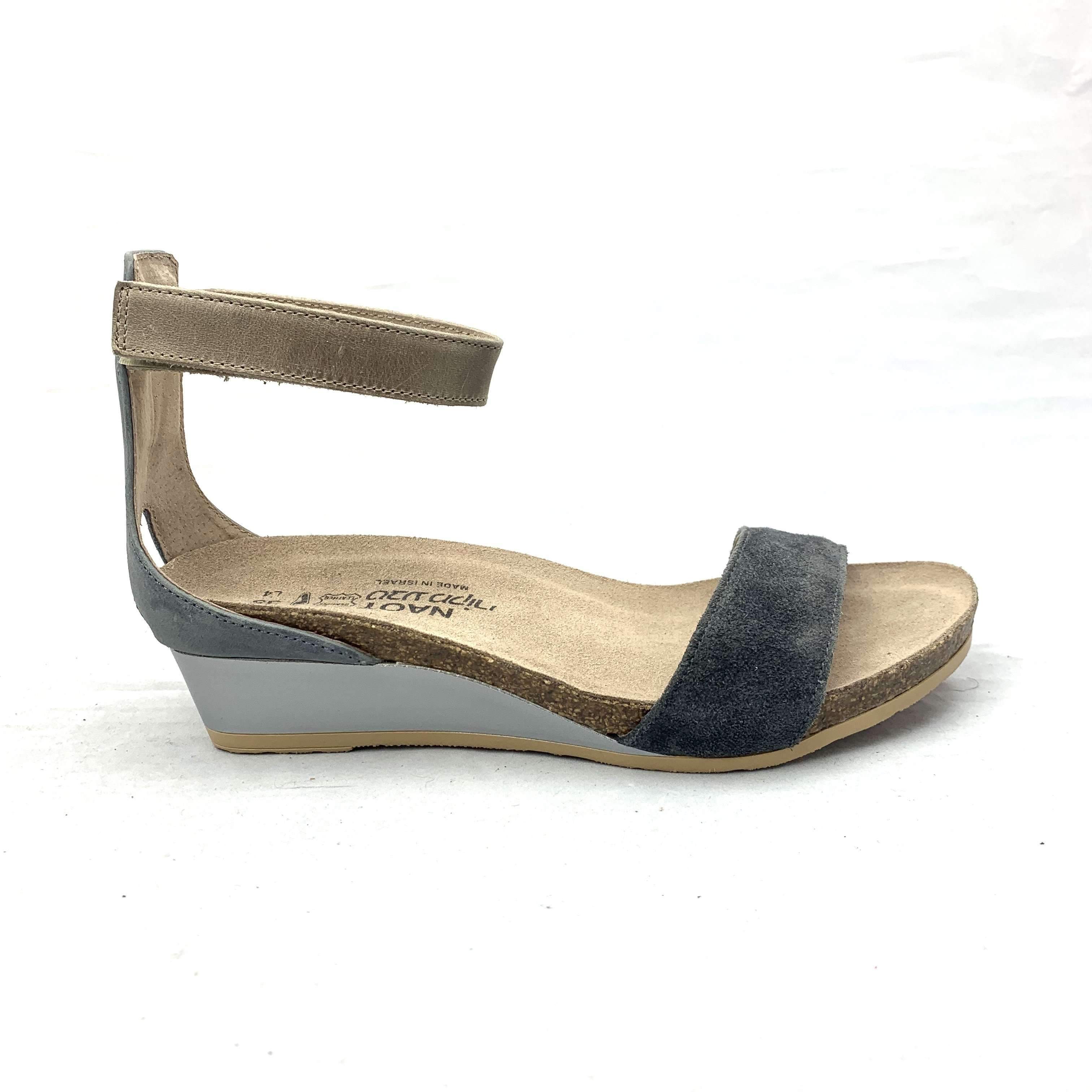 Naot discount pixie sandals